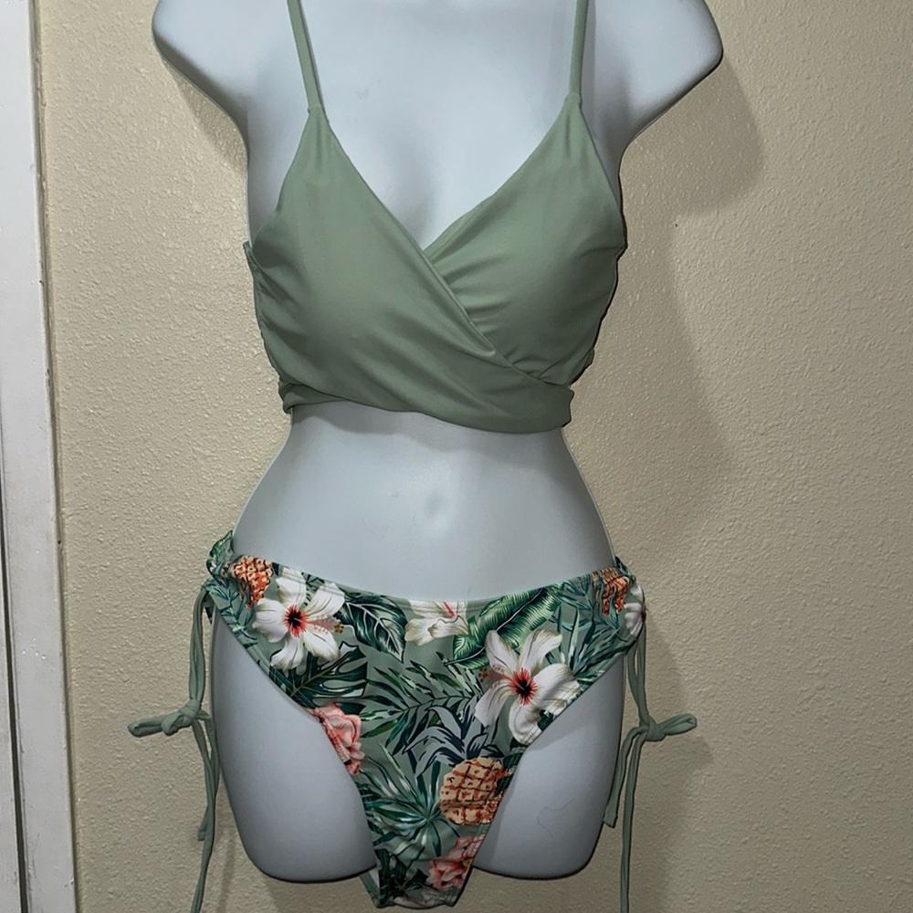 ✨3X25✨ brand new 2pc bikini size L